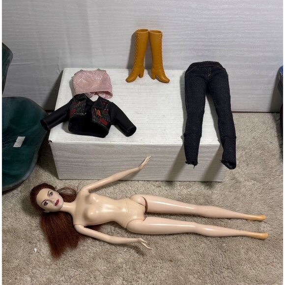 Barbie Doll Redhead Mattel Black Floral Jacket Pink Top Jeans & Yellow Boots - Picture 10 of 11